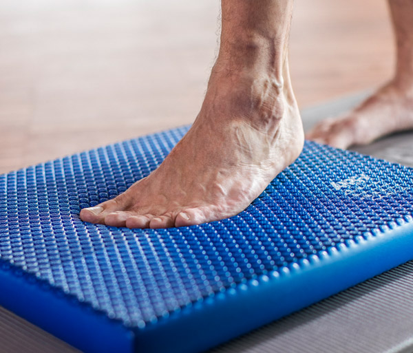 Балансировочная подушка AIREX Balance Pad Solid 46х41х5 см синяя
