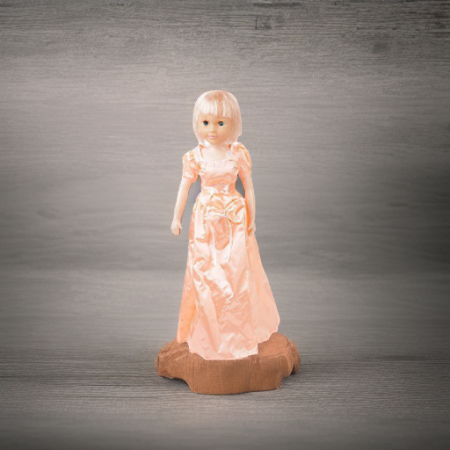 Кукла в платье