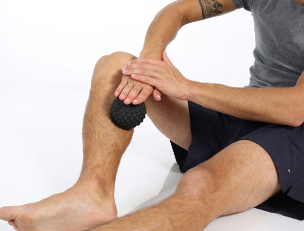 Массажный мяч TOGU Actiball 9 см черный