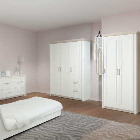 Трехстворчатый шкаф Felicia белый Roba