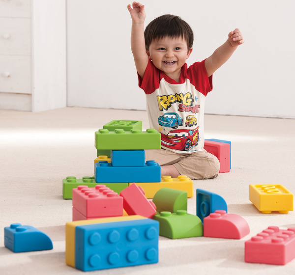 Блоки мягкие пластиковые Элтик, 32 предмета Weplay