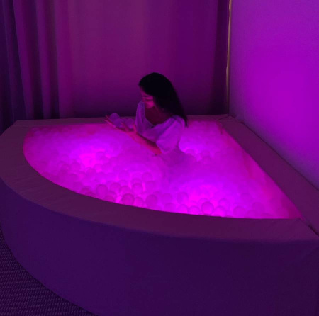 Интерактивный угловой сухой бассейн с пультом управления угловой 200х200х50 см Romsens