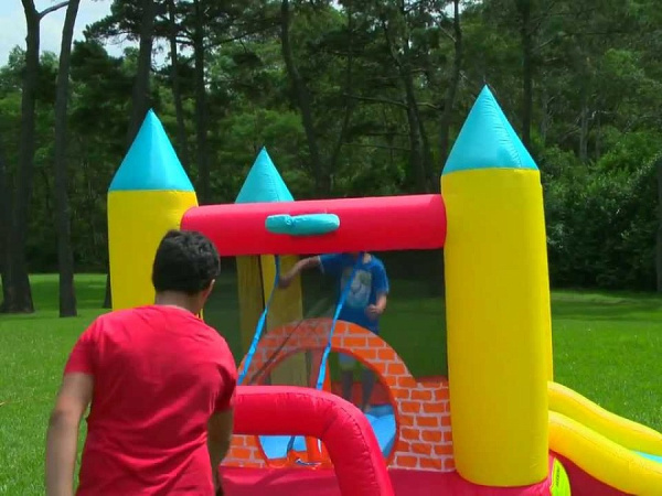 Надувной батут с горкой Мини-замок 4 в 1 Happy Hop