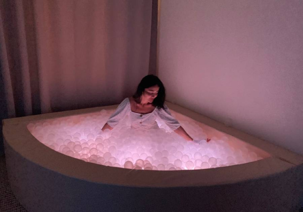 Интерактивный угловой сухой бассейн с пультом управления угловой 200х200х50 см Romsens