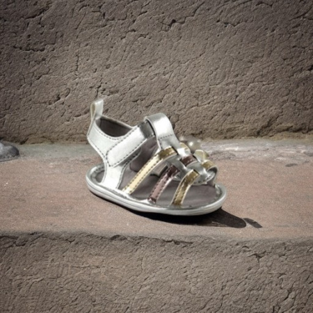 Сандалики для девочки серебряные, 0-6 месяцев Luvable Friends