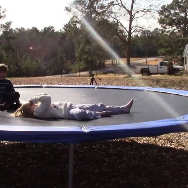 Батут с защитной сеткой PREMIUM MOVING 8 2,4 м зеленый Perfetto Sport