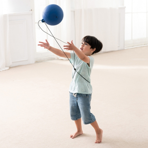 Мяч со шнуром для игры в помещении 20 см Weplay