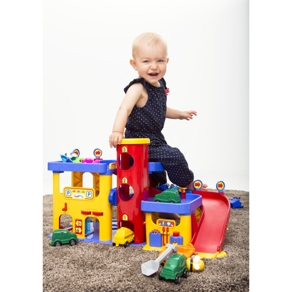 Гараж 3-х уровневый с лестницей, дорогой и машинками