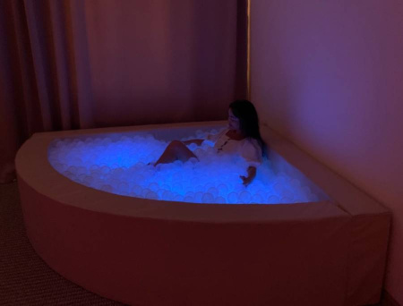 Интерактивный угловой сухой бассейн с пультом управления угловой 200х200х50 см Romsens