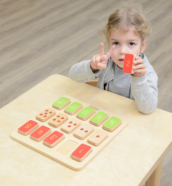 Панель настольная Визуально-тактильная обучающая доска Пальчики и точки 1-5 Masterkids