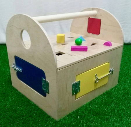 Тактильно-развивающий комплекс Ларец с  дверцами и замочками Romsens