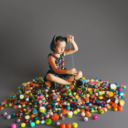 Бусины круглые в ведре 200 штук