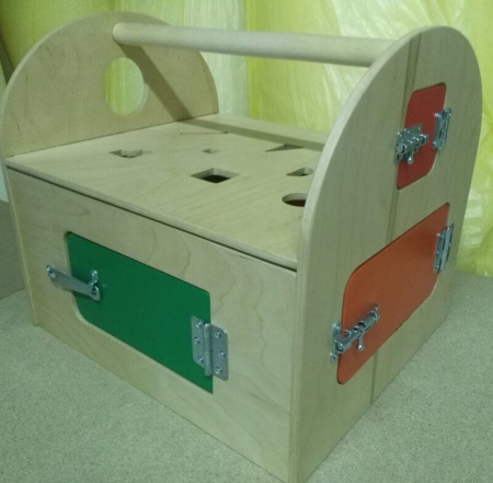 Тактильно-развивающий комплекс Ларец с  дверцами и замочками Romsens