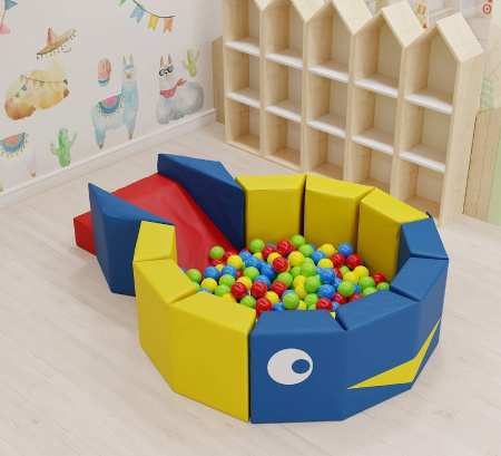 Сухой бассейн с шариками Кит (с горкой) Romana