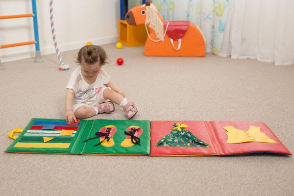 Мягкая развивающая Книжка Ловкие пальчики