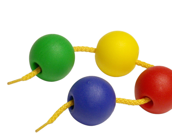Набор обучающий со шнуровкой шарики Lacing Balls (60 элементов, 35 мм) в контейнере Miniland