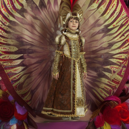 Королева, рост 128 Батик