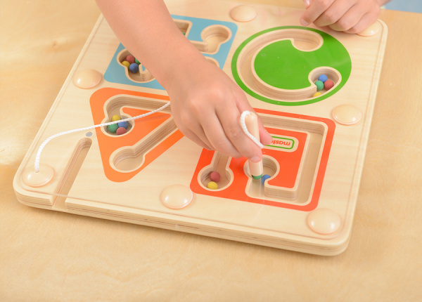 Панель настольная Магнитный лабиринт. Геометрические формы Masterkids