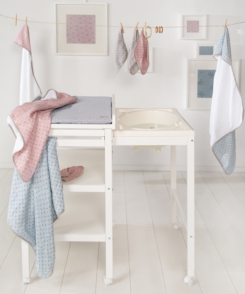 Раздвижной стол для пеленания с ванночкой и матрасиком Baby Pool белый Roba