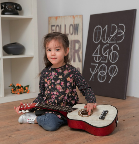 Игрушка музыкальная Гитара 64 см коричневая New Classic Toys